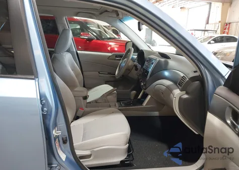 2011 Subaru Forester 2.5X Premium из США, поврежденный, VIN JF2SHADC6BH753337